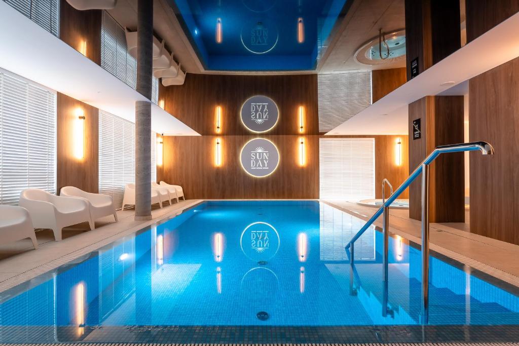 Sunday Resort Ustronie Morskie - swimming pool